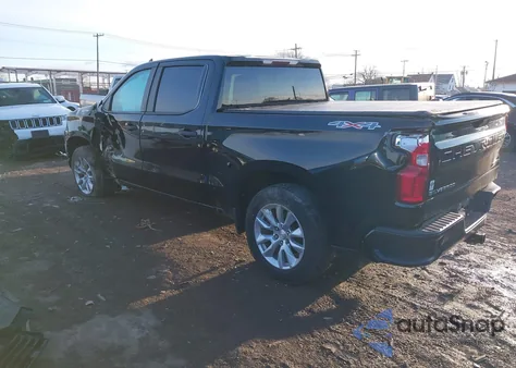 2020 Chevrolet Silverado 1500 4Wd Short Bed Custom z USA, uszkodzony, nr VIN 3GCPYBEKXLG370255